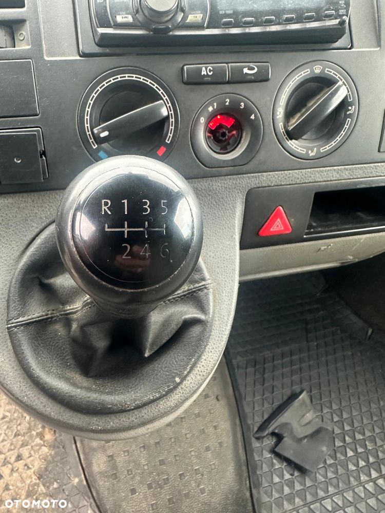 Volkswagen Furgon Blaszak VW Transporter T5 2.5 TDI 131 KM Skrzynia 6 Klima - 11