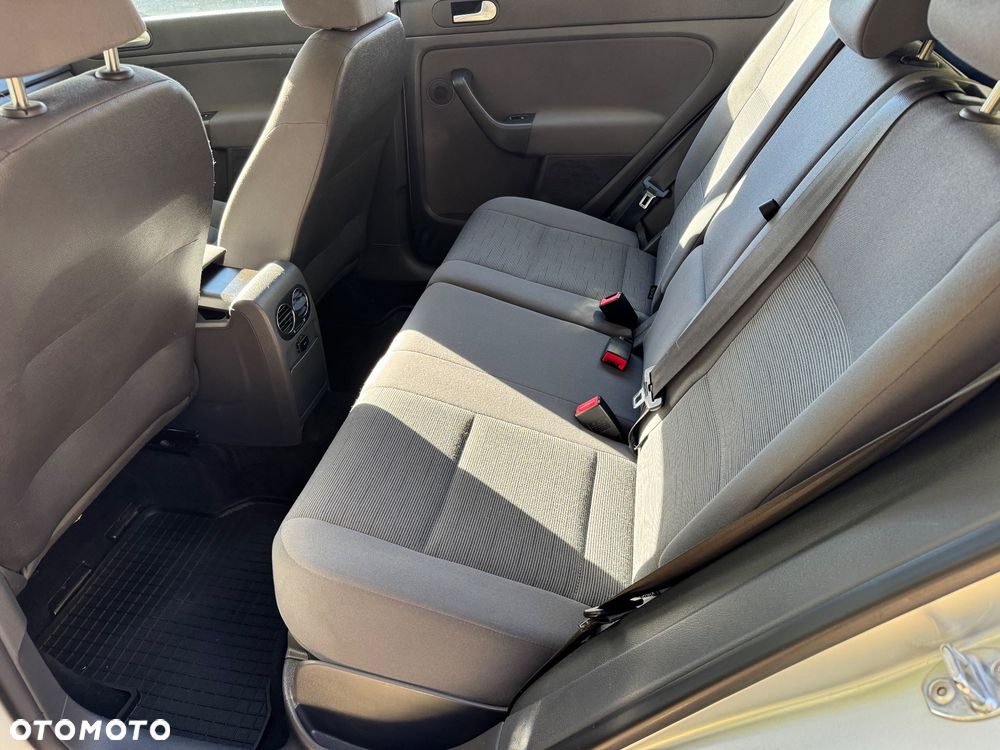 Volkswagen Golf Plus 2.0 TDI Trendline - 15
