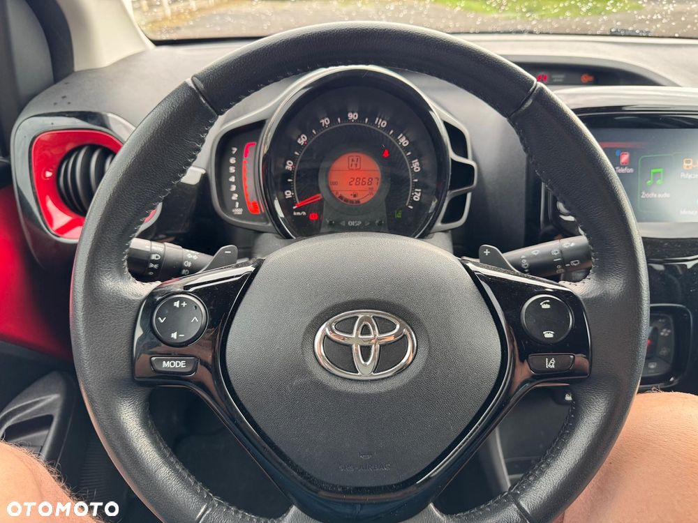 Toyota Aygo x.shift x-play connect - 19