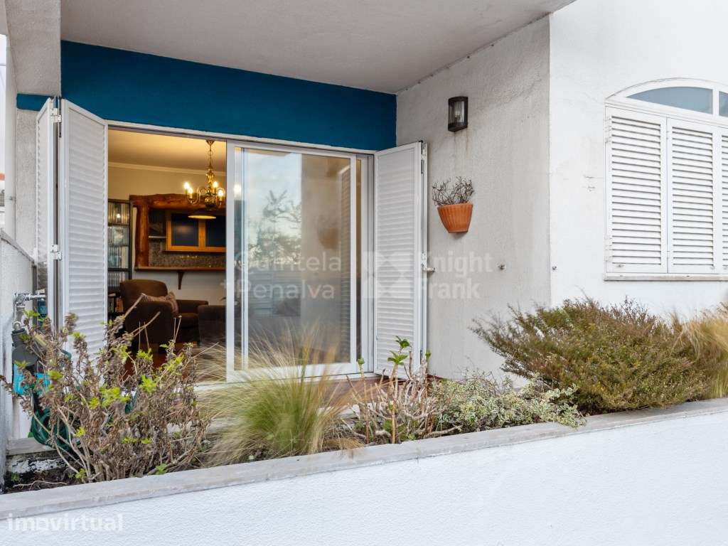 Apartamento T3 com pátio e estacionamento no Estoril - Grande imagem: 3/33