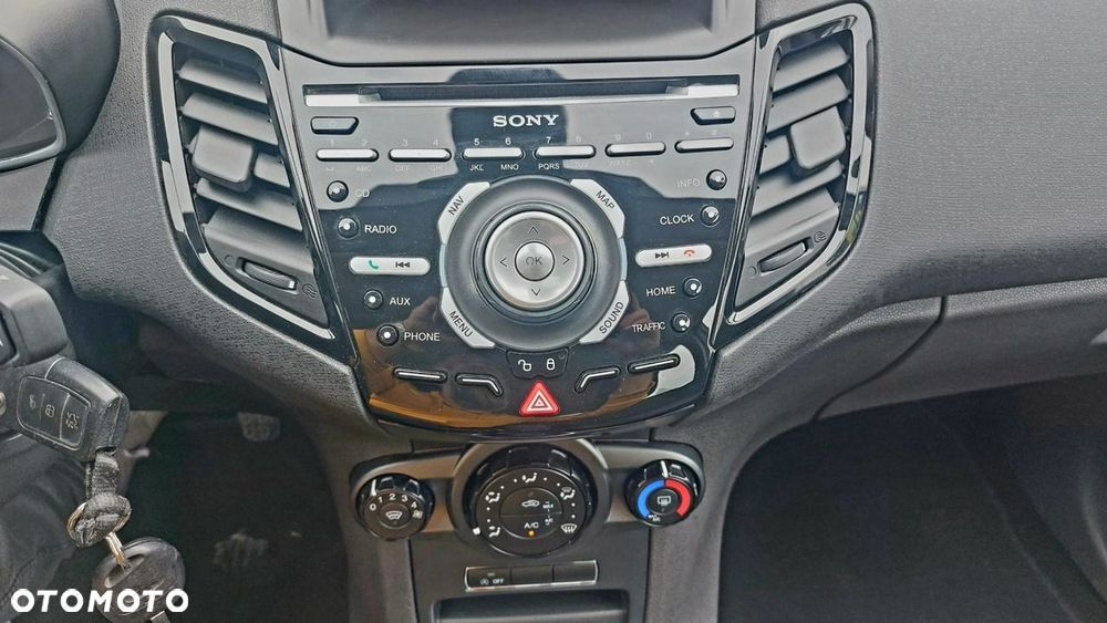 Ford Fiesta 1.0 EcoBoost Titanium - 17