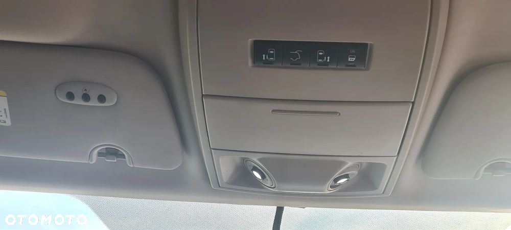 Chrysler Town & Country 3.6 Touring - 37