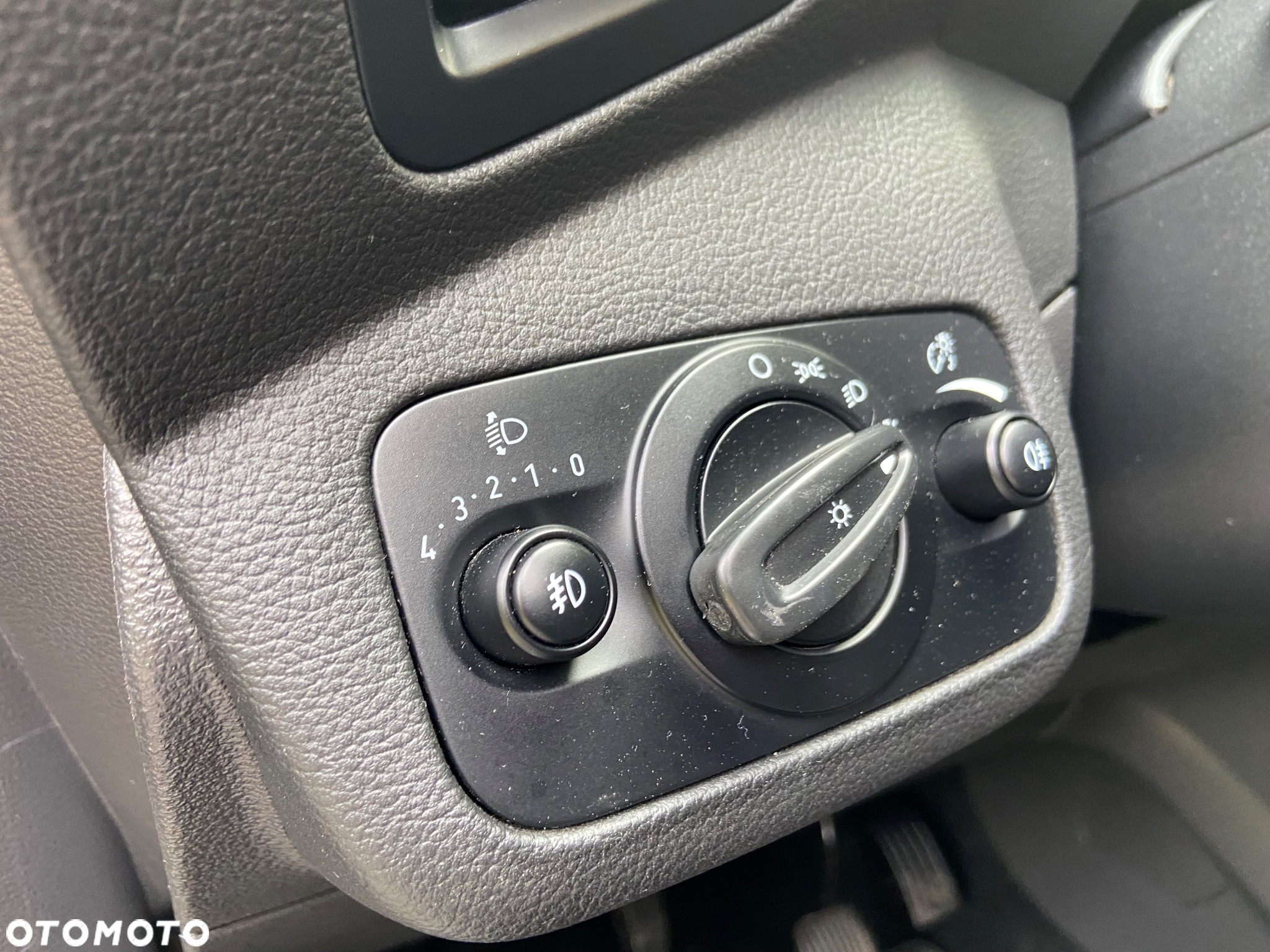 Ford Grand C-MAX - 14