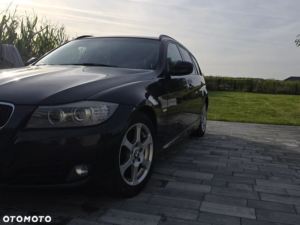 BMW Seria 3 320d DPF Touring - 3