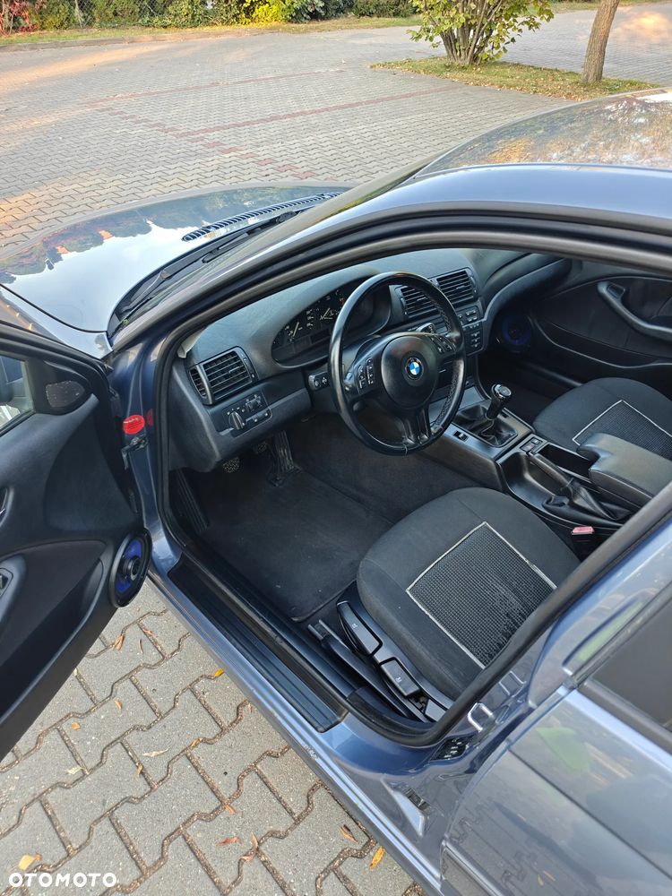 BMW Seria 3 318i - 26
