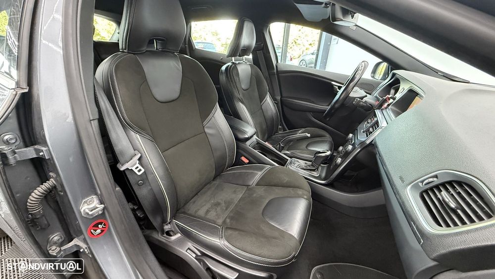 Volvo V40 2.0 D2 R-Design Momentum Geartronic - 17
