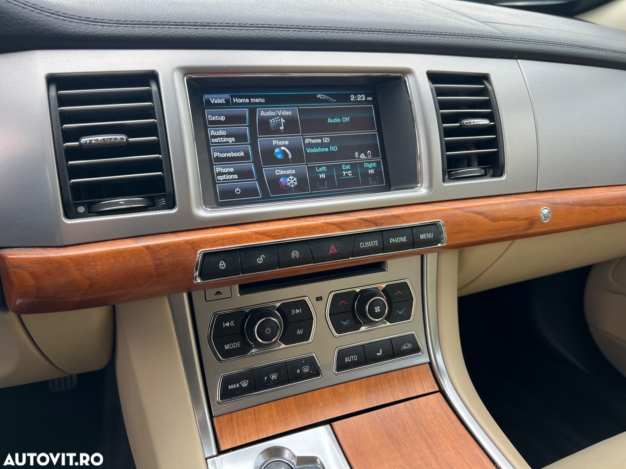 Jaguar XF 2.2D Premium Luxury - 16