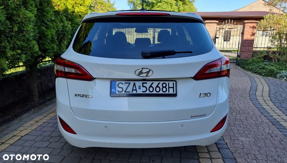 Hyundai i30 1.6 GDI Premium - 17