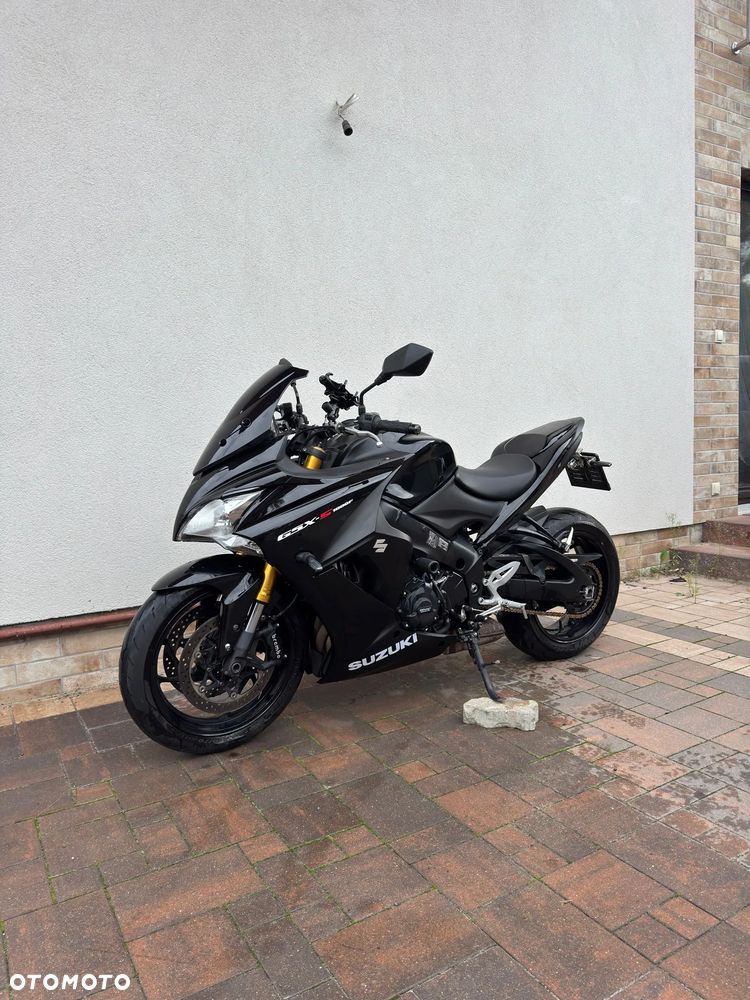 Suzuki GSX 1000 - 4