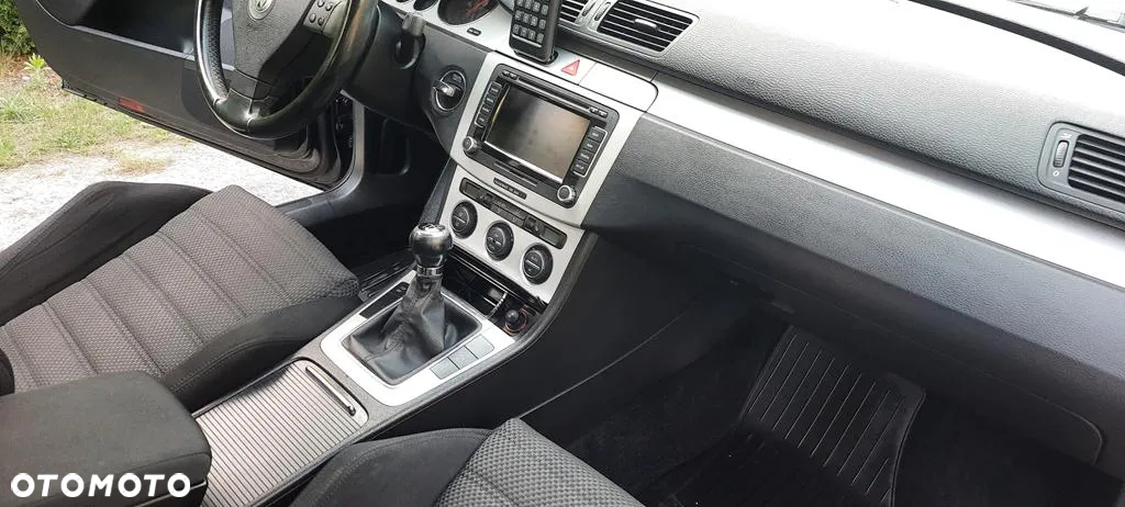 Volkswagen Passat 1.8 TSI Sportline - 12