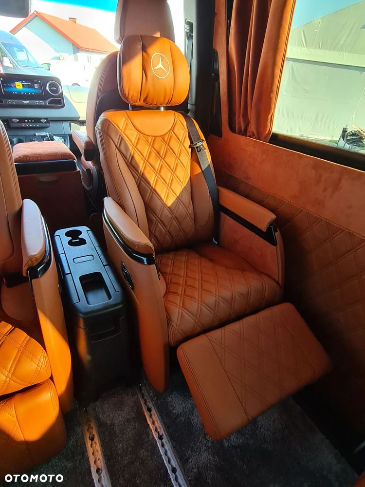Mercedes-Benz Sprinter - 2