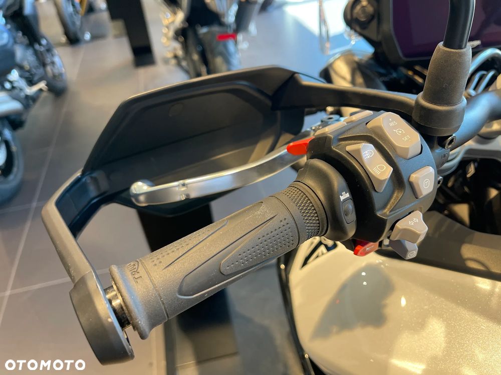 Triumph Tiger - 9