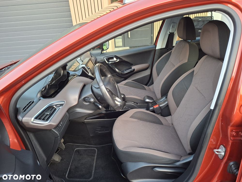 Peugeot 2008 - 11