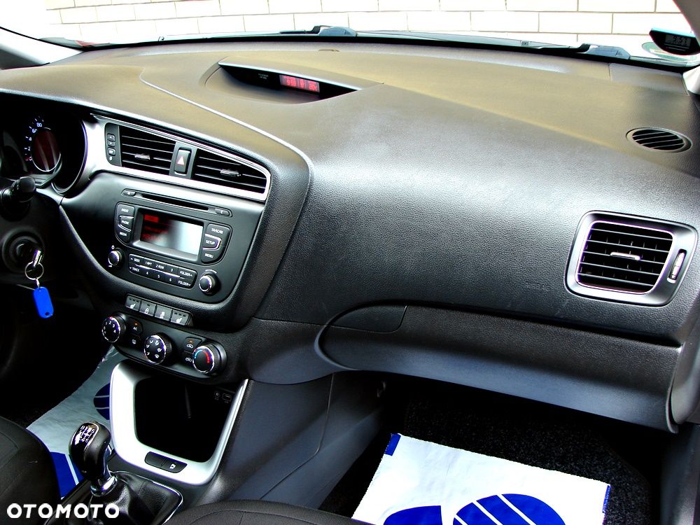 Kia Ceed 1.4 CVVT Dream Team Edition - 22