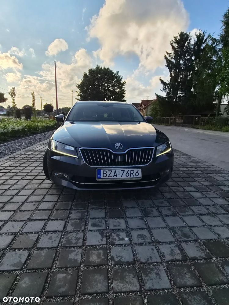 Skoda Superb 2.0 TDI 4x4 L&K DSG - 10
