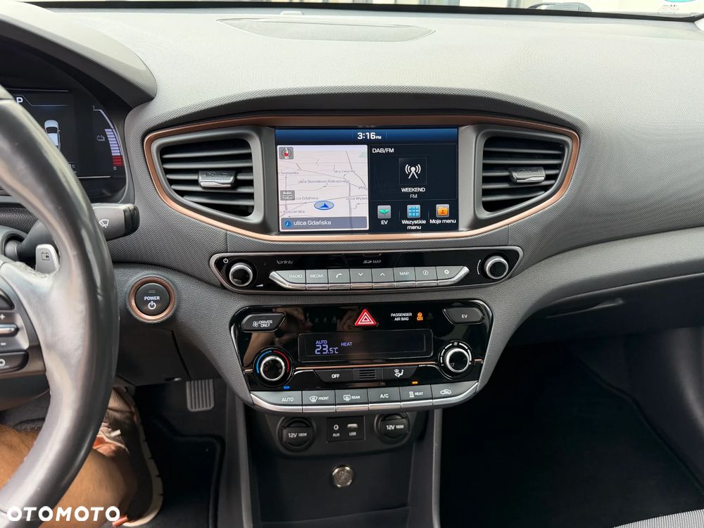 Hyundai IONIQ - 22