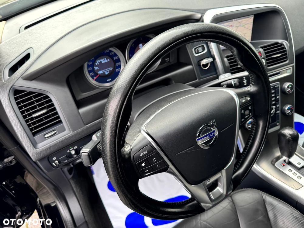 Volvo XC 60 D3 R Design - 11
