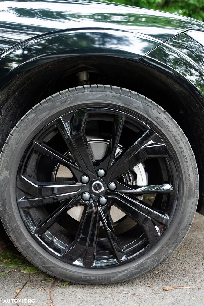 Volvo XC 60 B5 AT AWD MHEV Plus Dark - 18