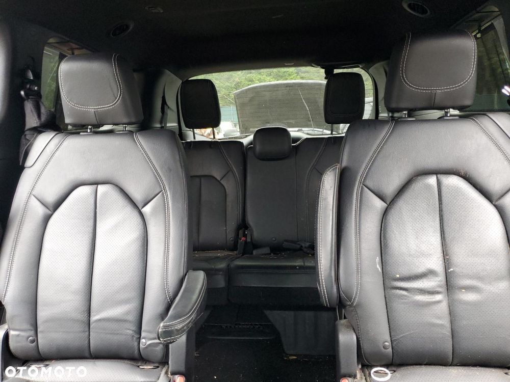 Chrysler Pacifica - 5