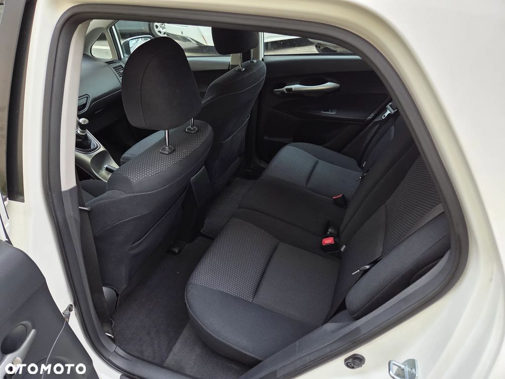Toyota Auris 1.6 Dynamic - 18