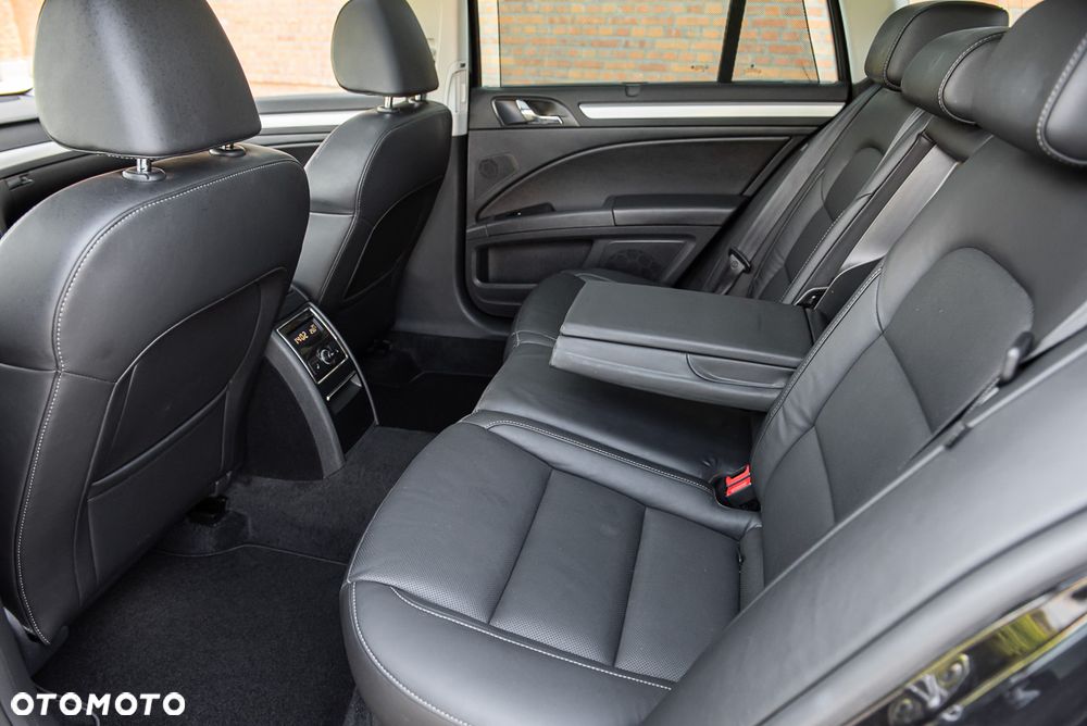 Skoda Superb 2.0 TDI Green tec 4x4 DSG Elegance - 28