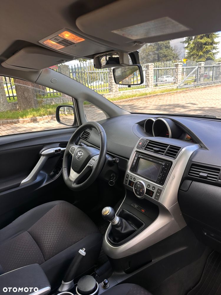 Toyota Verso 2.0 D-4D Executive - 29