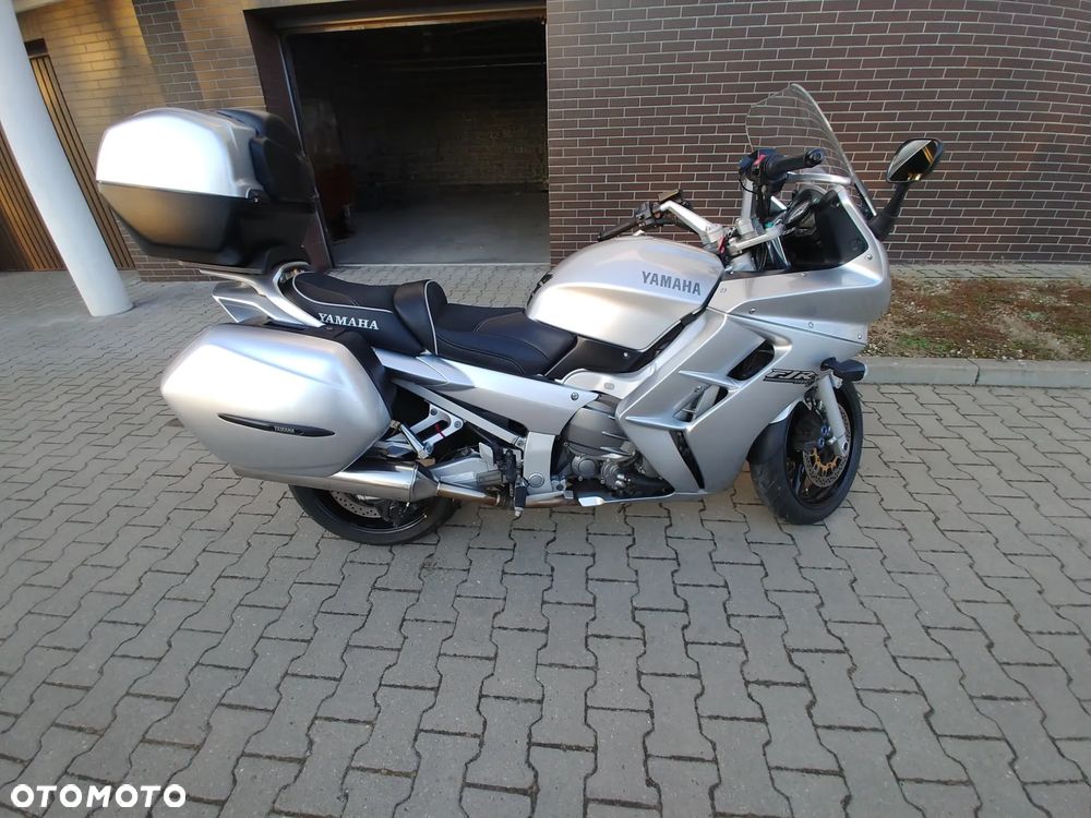 Yamaha FJR - 2