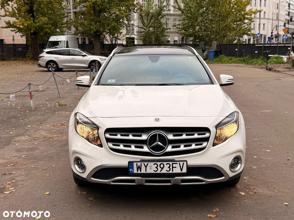Mercedes-Benz GLA - 18