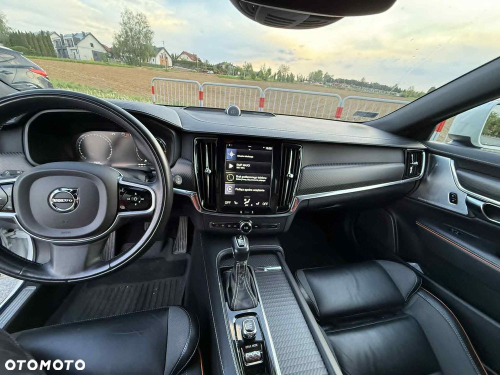 Volvo V90 Cross Country - 19