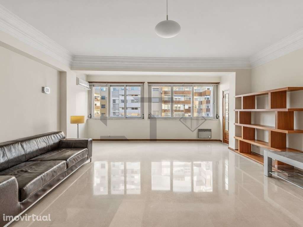 Fantástico Apartamento T2 com Garagem e Arrecadação, para Arrendar,... - Grande imagem: 2/13