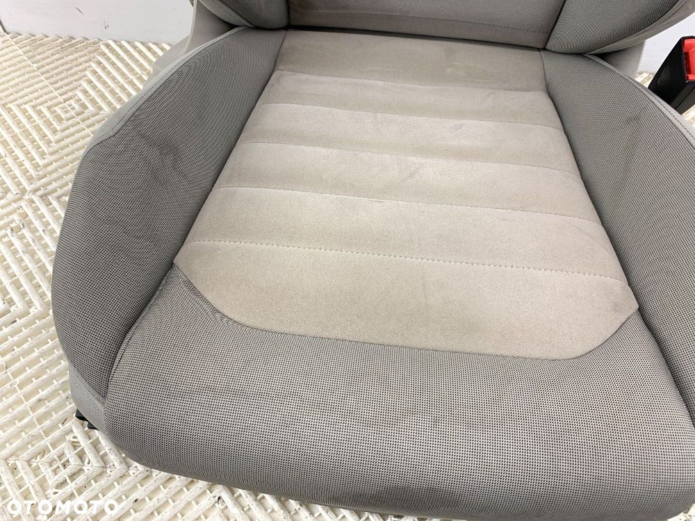 FOTEL PRAWY PRZÓD  VW GOLF VII Variant (BA5, BV5) 2013 - 2022 2.0 TDI 110 kW [150 KM] olej - 2