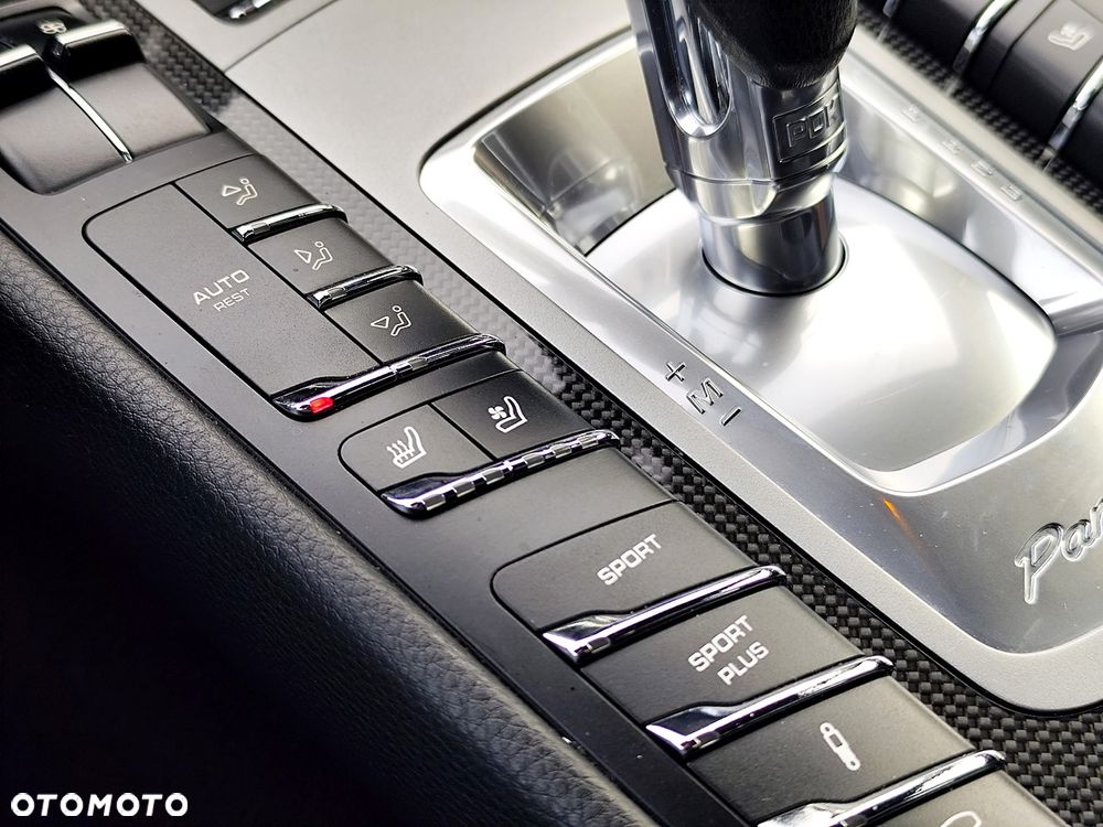 Porsche Panamera 4S PDK - 24