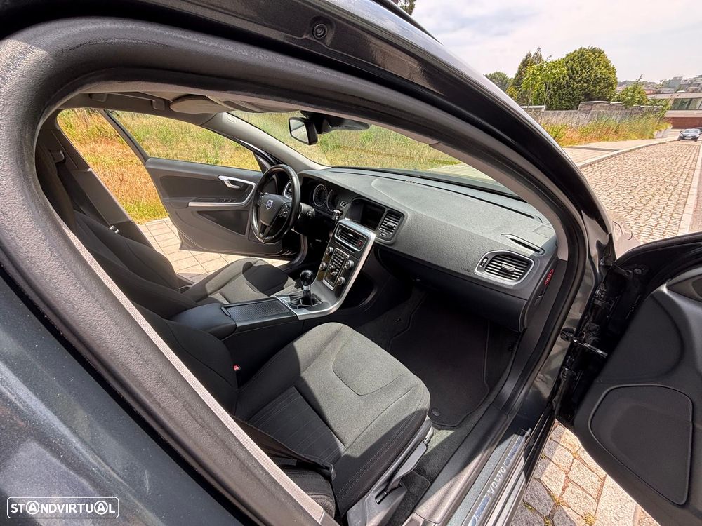 Volvo V60 DRIVe - 16