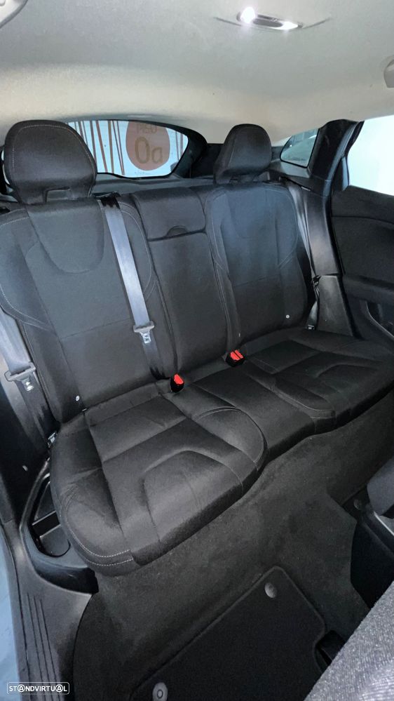 Volvo V40 D2 - 16