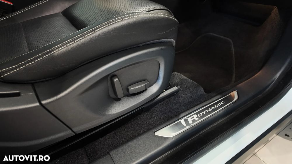 Jaguar E-Pace P200 AWD R-Dynamic S - 15