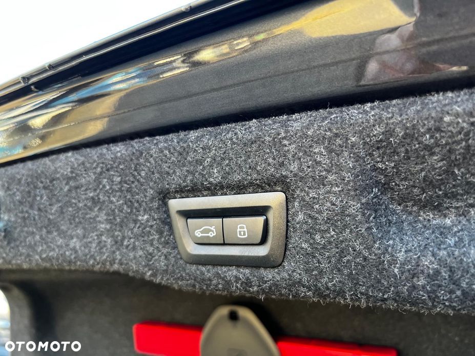 BMW Seria 5 520d mHEV M Sport - 32