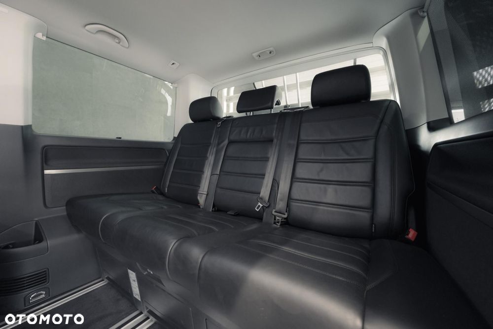 Volkswagen Multivan - 17