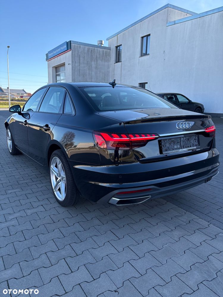 Audi A4 Limousine - 4