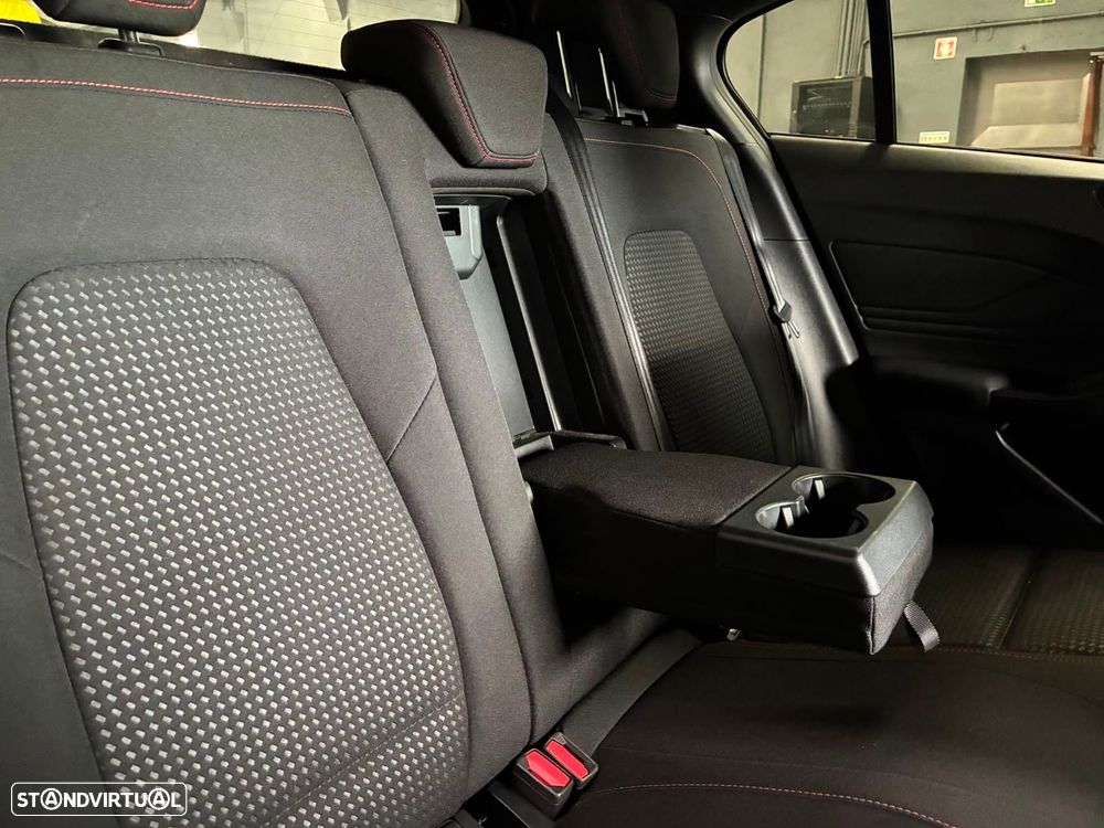 Ford Focus 1.0 EcoBoost MHEV ST-Line X - 35