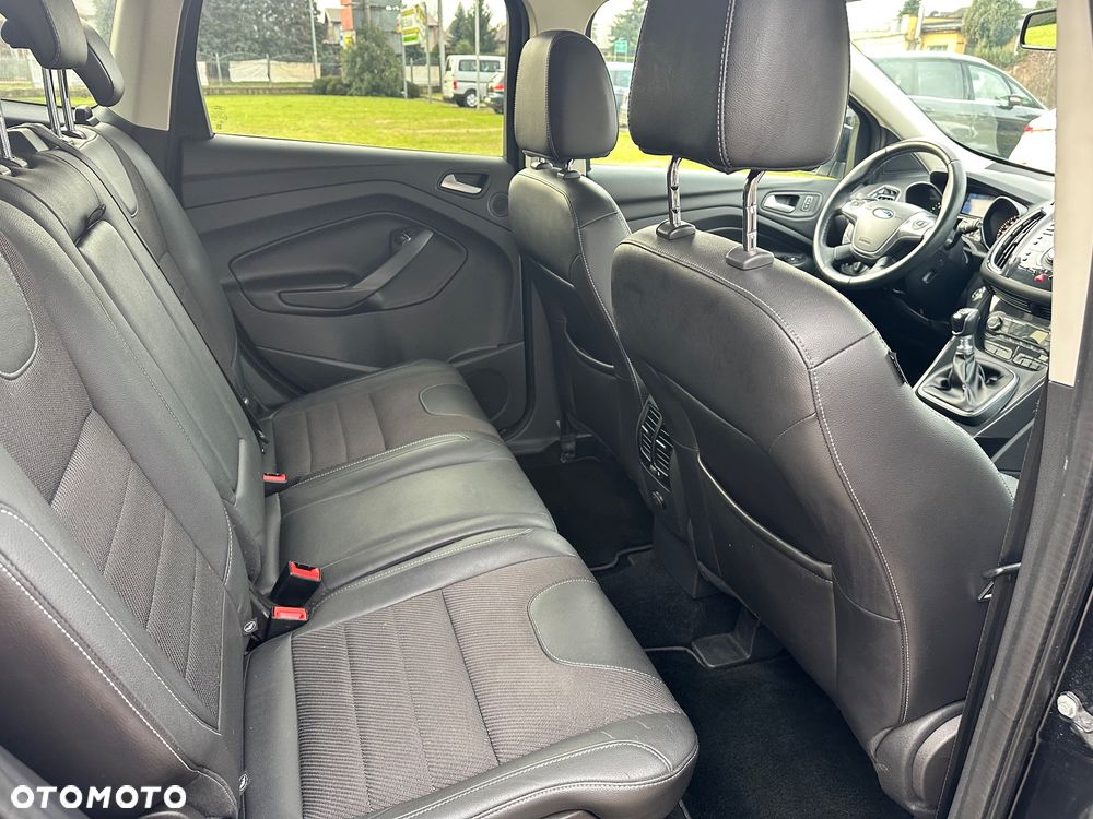 Ford Kuga 2.0 TDCi 4x4 Titanium - 27