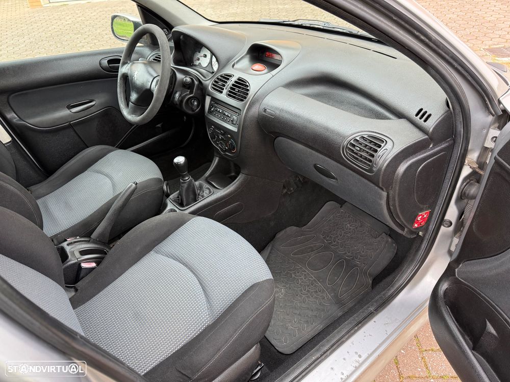 Peugeot 206 1.1 XT - 10