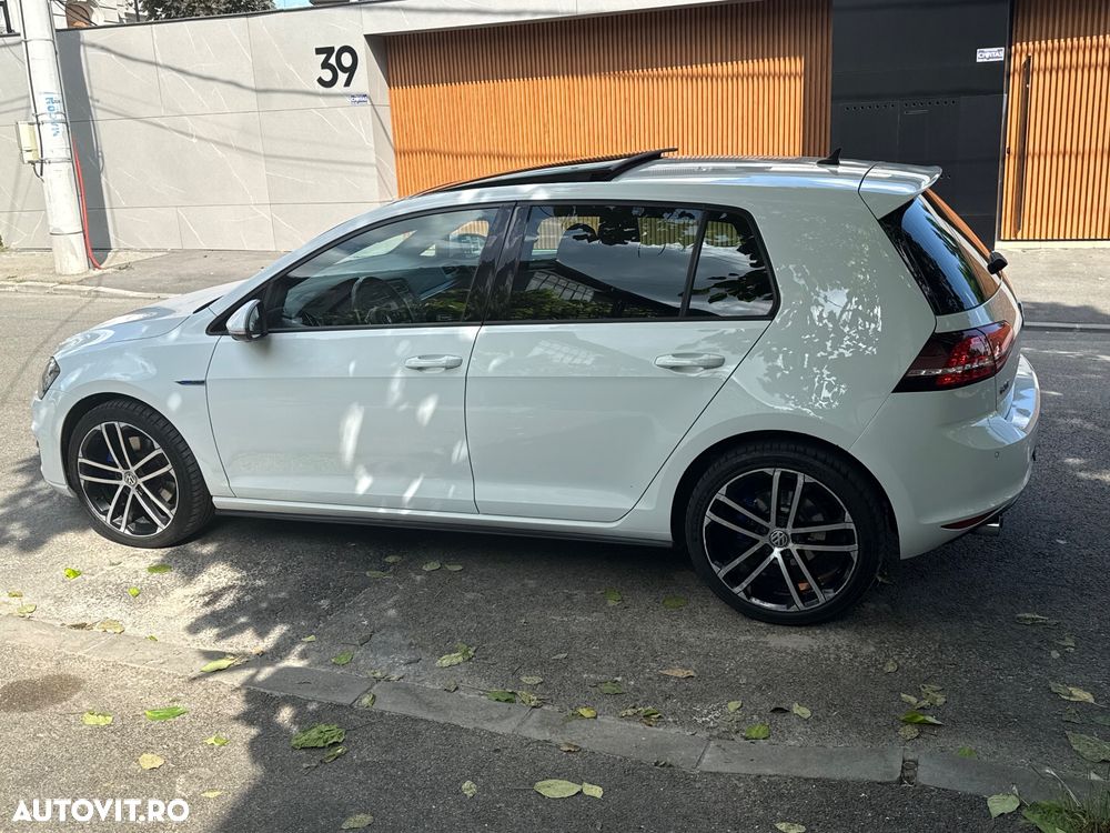 Volkswagen Golf - 2