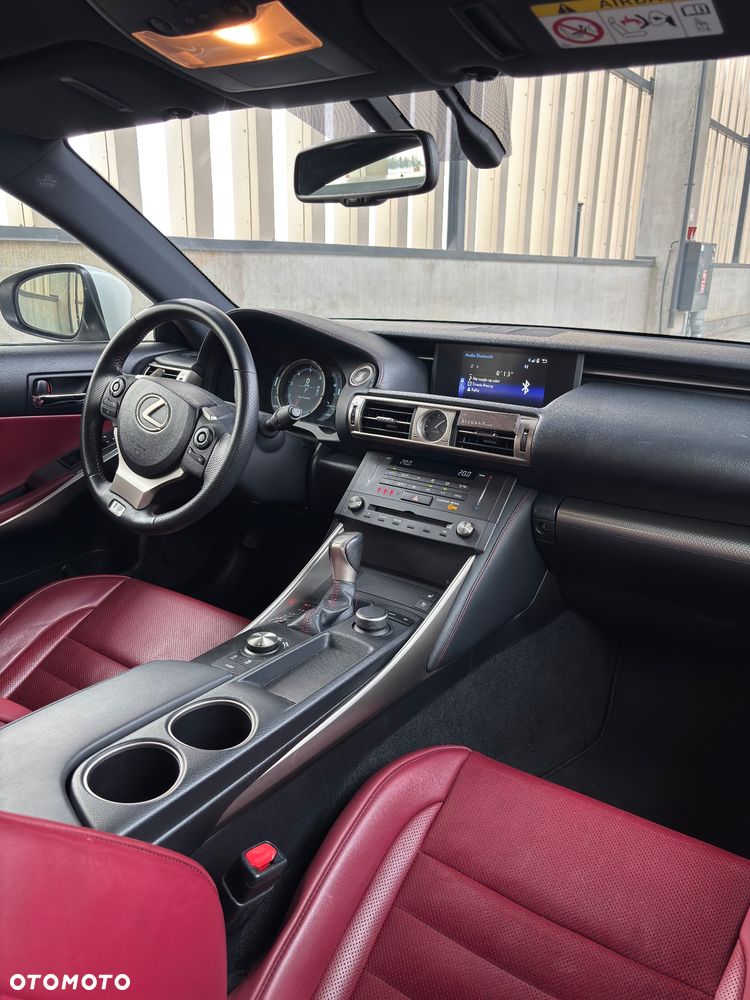 Lexus IS 200t F Sport - 11