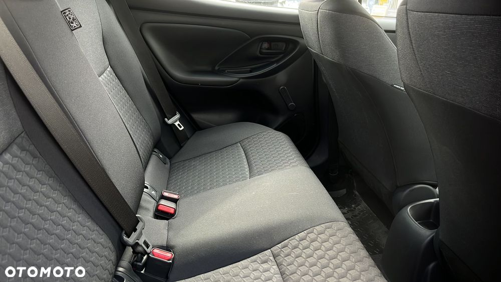 Toyota Yaris - 10