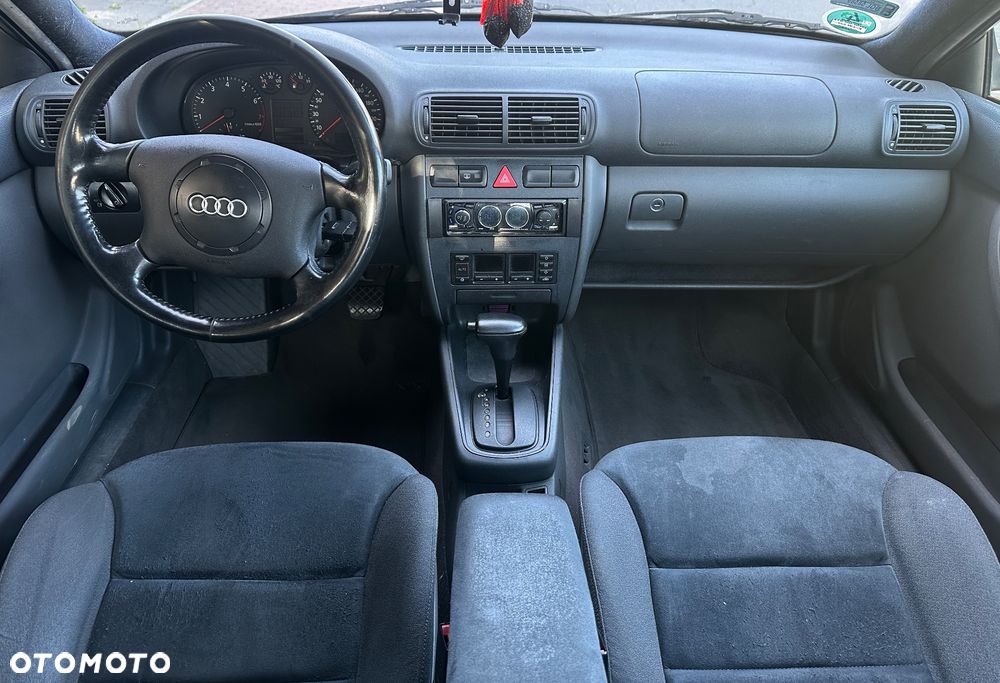 Audi A3 3-drzwiowe 1.6 Attraction - 16