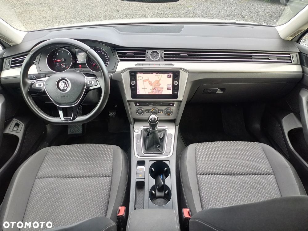 Volkswagen Passat - 19