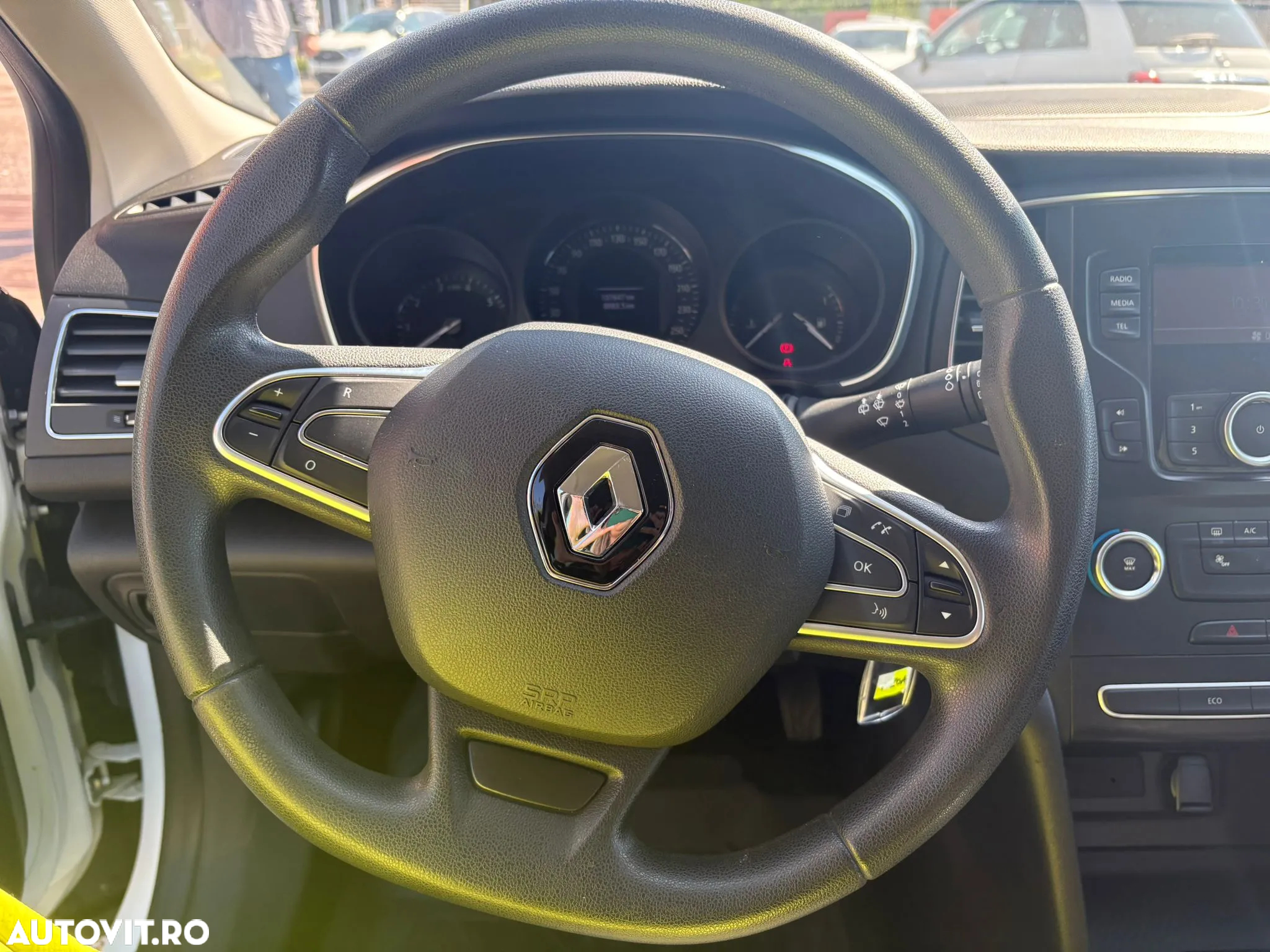 Renault Megane Estate TCe GPF Zen - 10