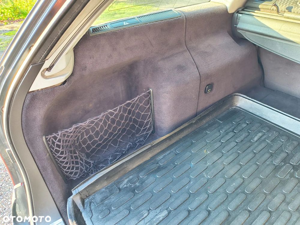 Mercedes-Benz Klasa E - 17