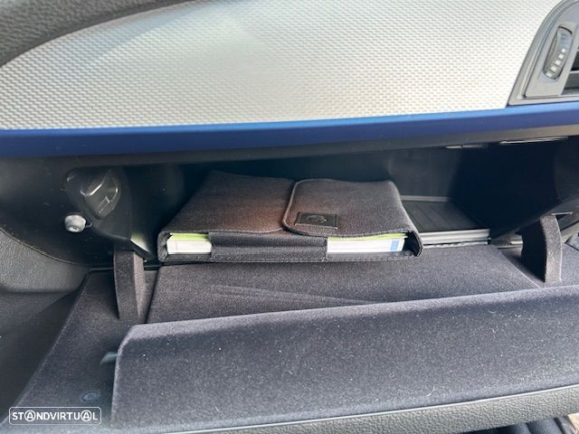 BMW 225 d Cabrio Pack M Auto - 23