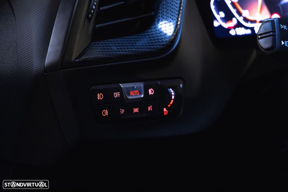 BMW 118 i Pack Desportivo M Auto - 23